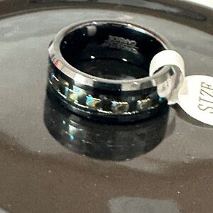 Men’s 8mm Black Tungsten Carbide Wedding Band with Carbon Fiber Inlay – Size 7